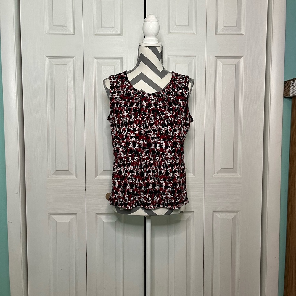 ❗️Closet Clear Out❗️Kasper Splatter Print Tank Top